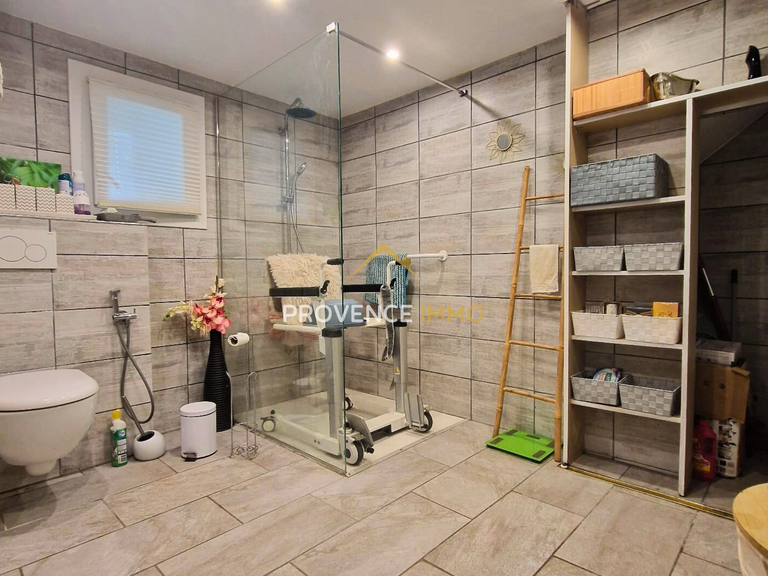 House Lambesc - 8 bedrooms - 200m²