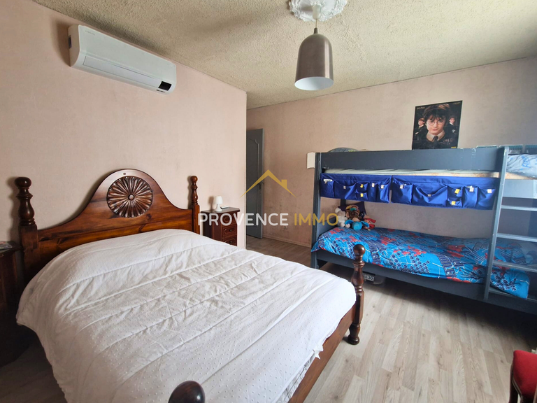 House Lambesc - 8 bedrooms - 200m²