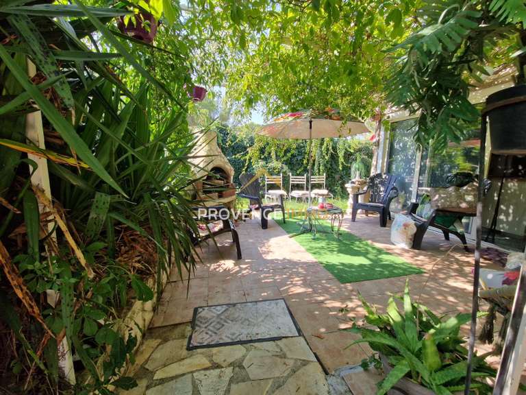 House Lambesc - 8 bedrooms - 200m²