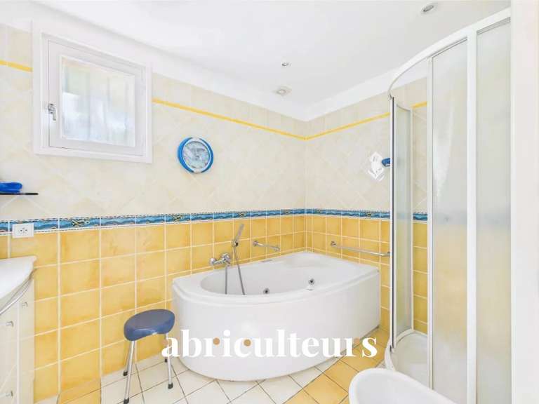 Maison Lambesc - 4 chambres - 155m²