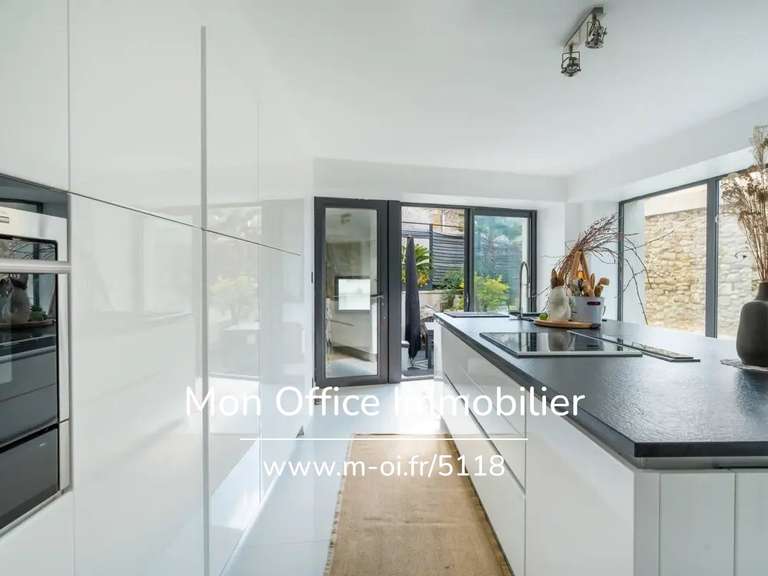 Maison Lambesc - 3 chambres - 280m²