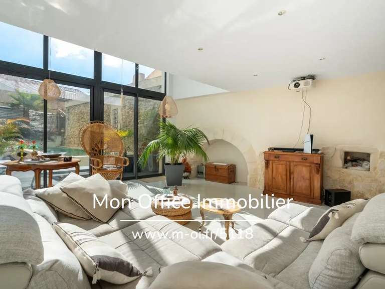 Maison Lambesc - 3 chambres - 280m²