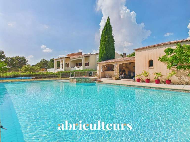 Maison Lambesc - 5 chambres - 308m²