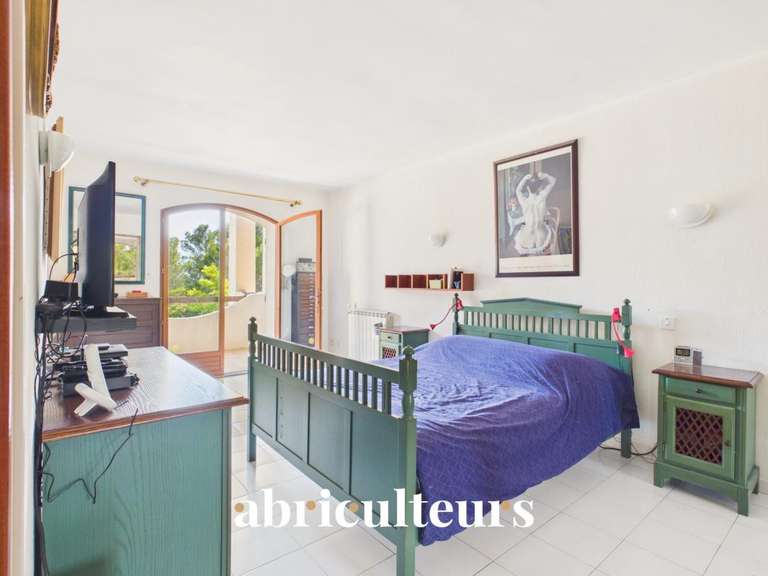 Maison Lambesc - 5 chambres - 308m²