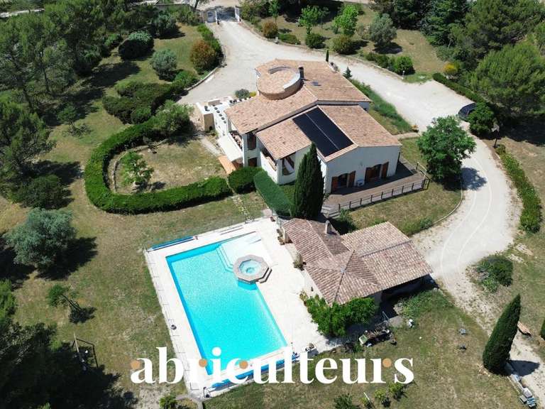 Maison Lambesc - 5 chambres - 308m²