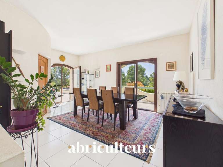 Maison Lambesc - 5 chambres - 308m²