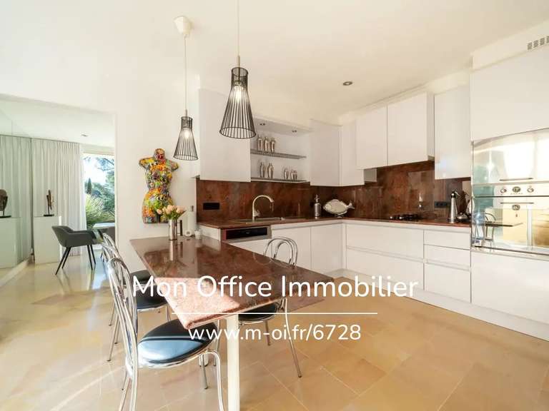 Propriété Lambesc - 8 chambres - 307m²