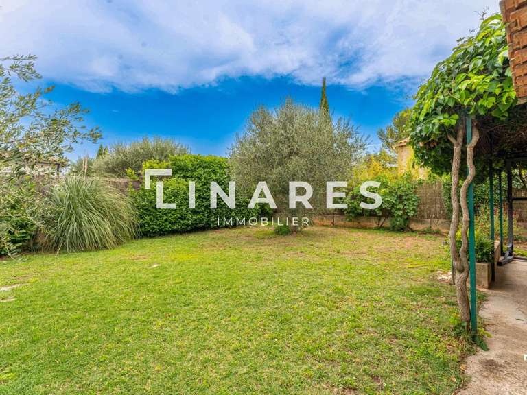 Villa Lambesc - 4 chambres - 141m²