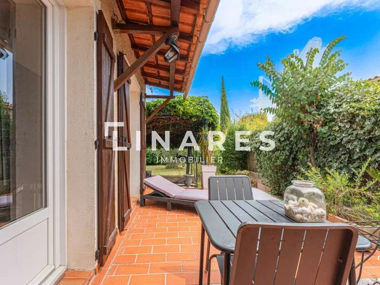 Villa Lambesc - 4 chambres - 141m²