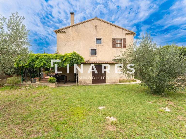 Villa Lambesc - 4 chambres - 141m²