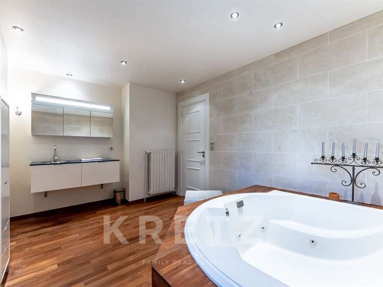 Maison Lamorlaye - 6 chambres - 420m²