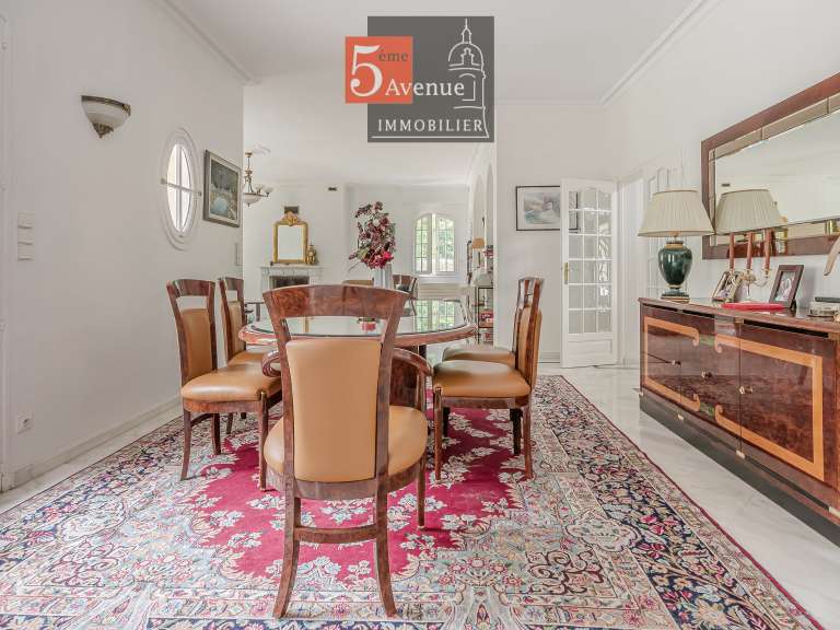 House Lamorlaye - 5 bedrooms - 330m²