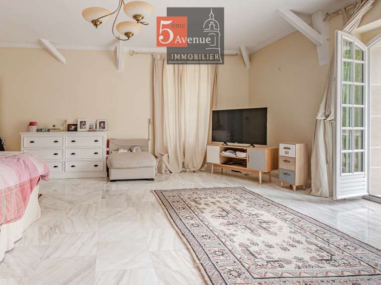 House Lamorlaye - 5 bedrooms - 330m²