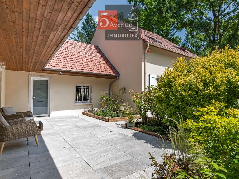 Maison Lamorlaye - 6 chambres - 212m²