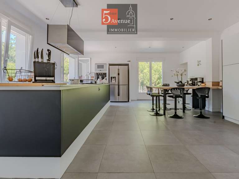 House Lamorlaye - 7 bedrooms - 450m²