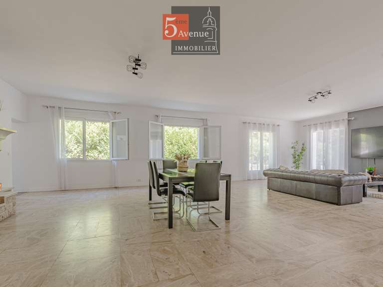 House Lamorlaye - 7 bedrooms - 450m²