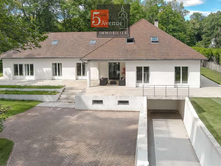 Maison Lamorlaye - 7 chambres - 450m²