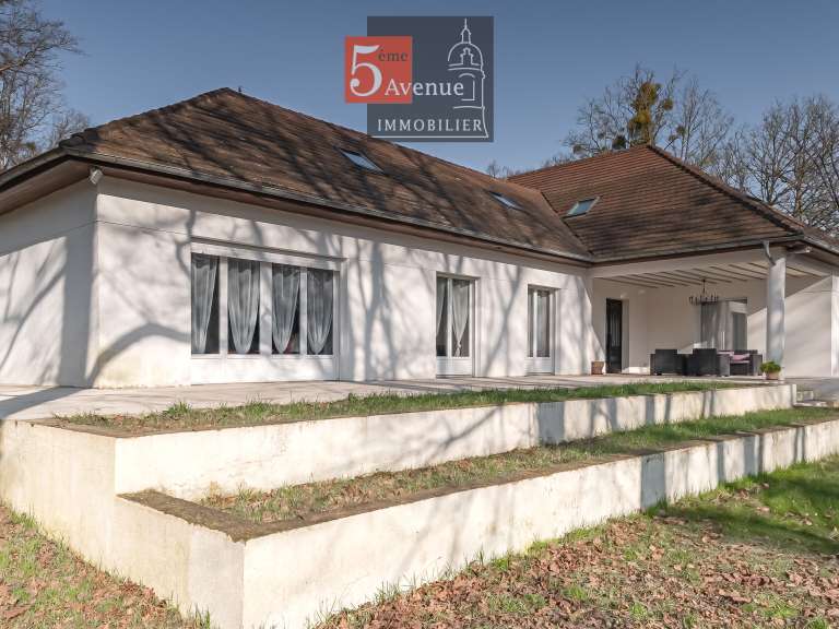 House Lamorlaye - 7 bedrooms - 450m²