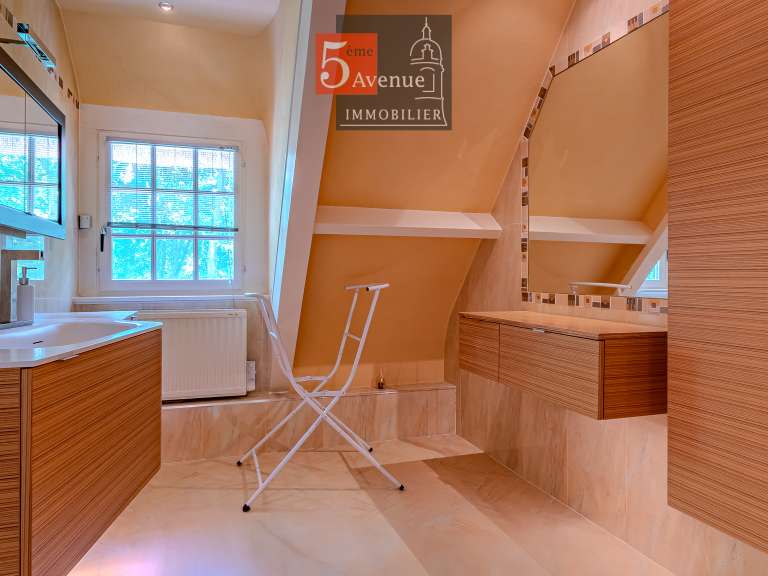 House Lamorlaye - 5 bedrooms - 170m²