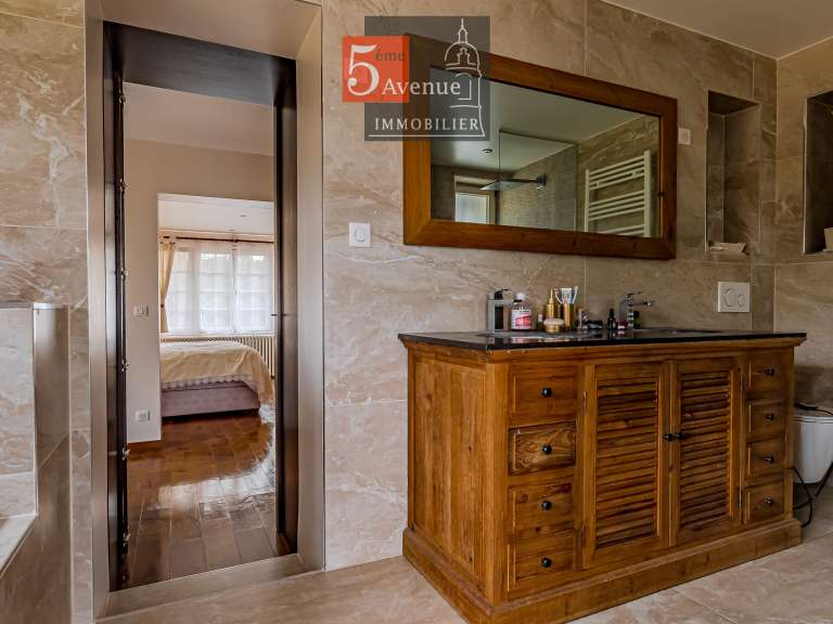 House Lamorlaye - 4 bedrooms - 220m²