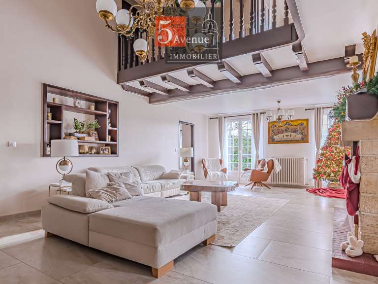 House Lamorlaye - 4 bedrooms - 220m²