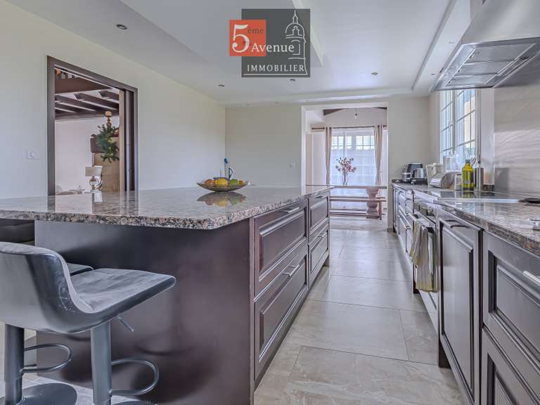 House Lamorlaye - 4 bedrooms - 220m²