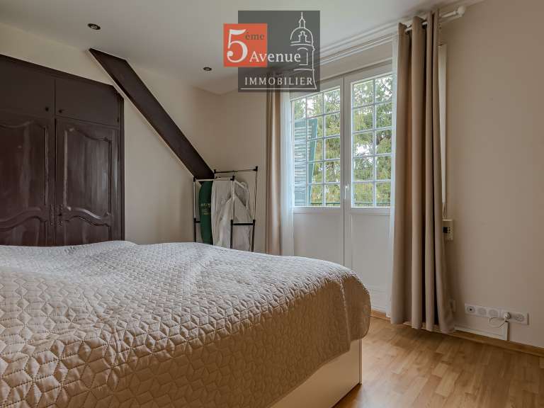 House Lamorlaye - 4 bedrooms - 220m²