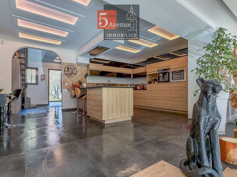 House Lamorlaye - 5 bedrooms - 260m²