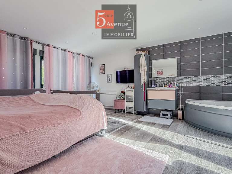 House Lamorlaye - 5 bedrooms - 260m²