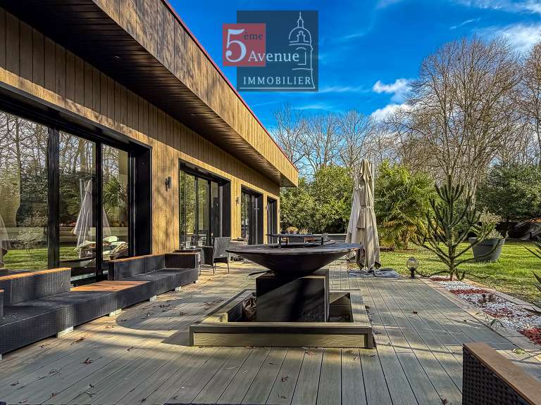 House Lamorlaye - 5 bedrooms - 260m²