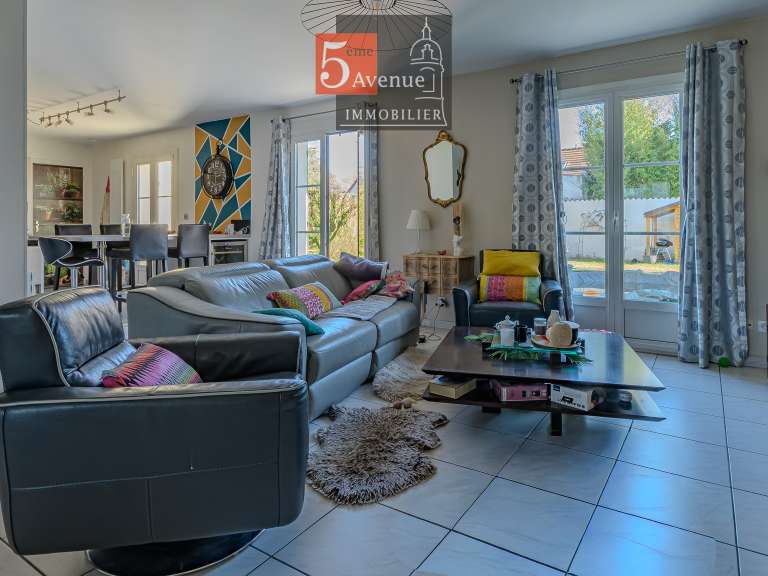 House Lamorlaye - 5 bedrooms - 160m²