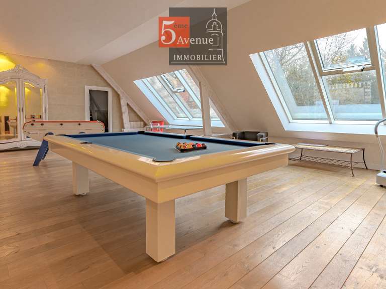 Maison Lamorlaye - 6 chambres - 400m²