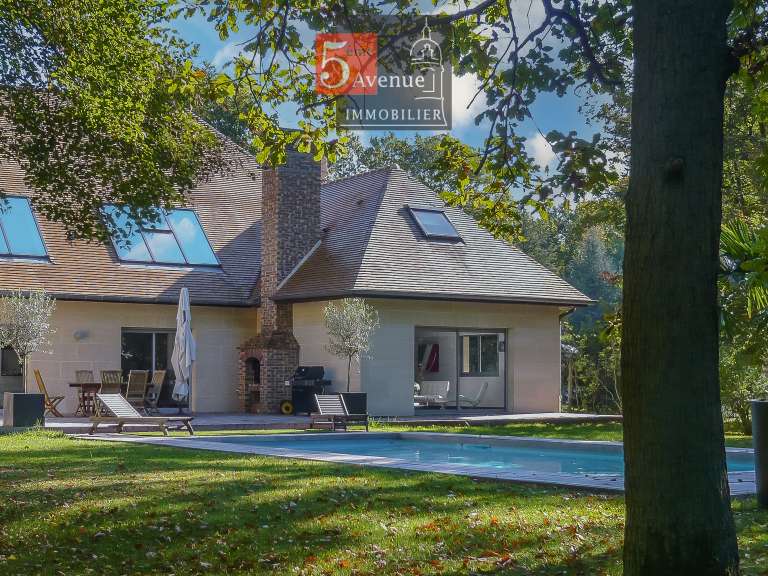 Maison Lamorlaye - 6 chambres - 400m²