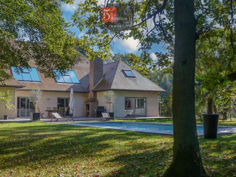Maison Lamorlaye - 6 chambres - 400m²