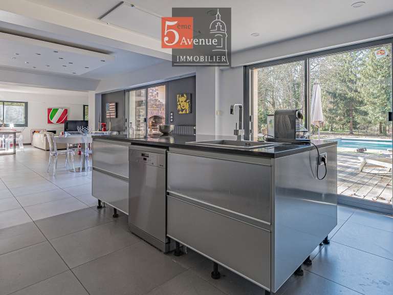 Maison Lamorlaye - 6 chambres - 400m²