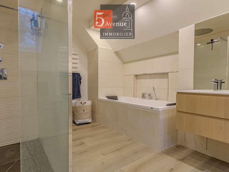 Maison Lamorlaye - 6 chambres - 400m²