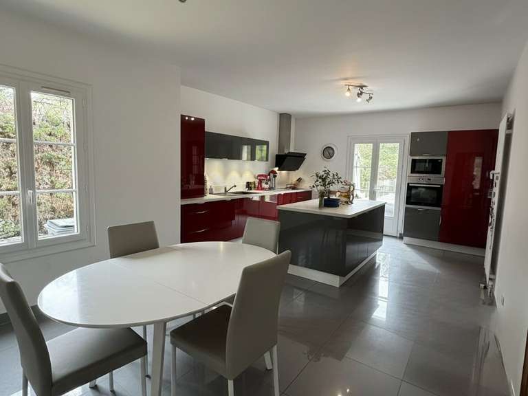 House Lamorlaye - 5 bedrooms - 320m²