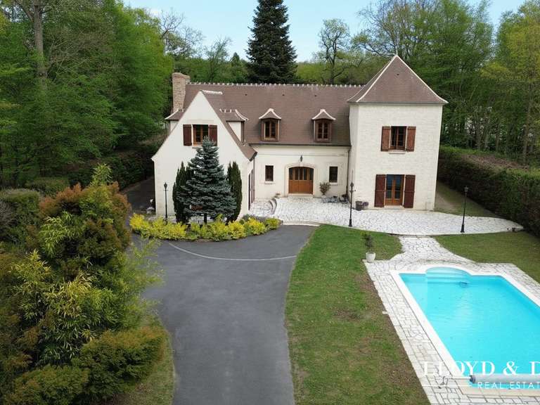 House Lamorlaye - 5 bedrooms - 320m²