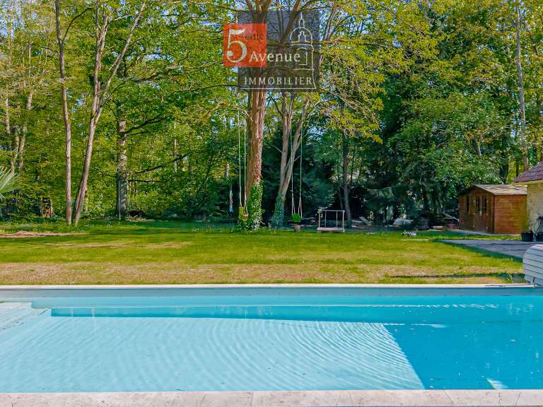 Maison Lamorlaye - 7 chambres - 295m²