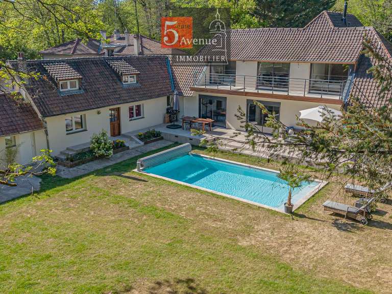 Maison Lamorlaye - 7 chambres - 295m²