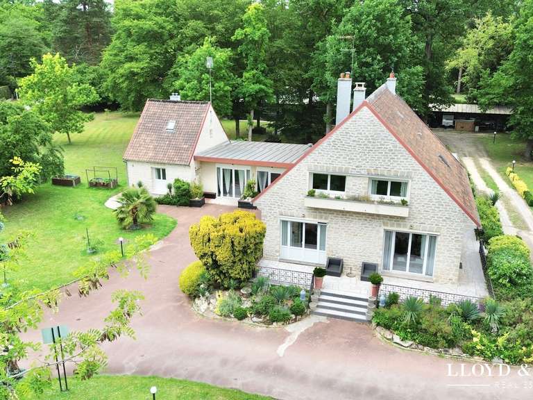 Maison Lamorlaye - 5 chambres - 267m²