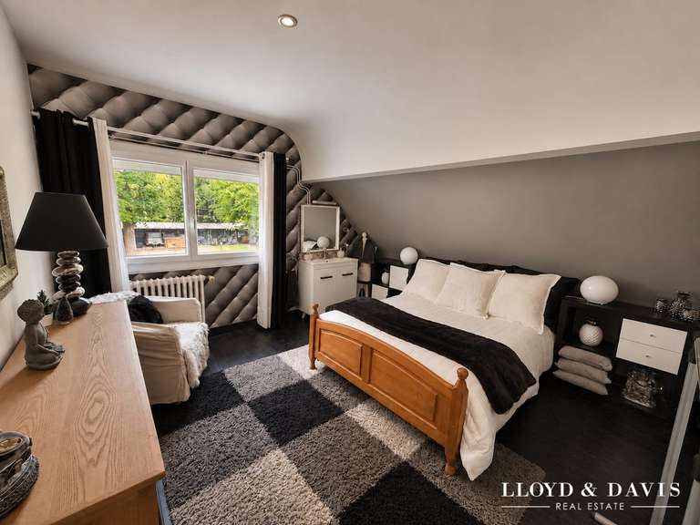 Maison Lamorlaye - 5 chambres - 267m²