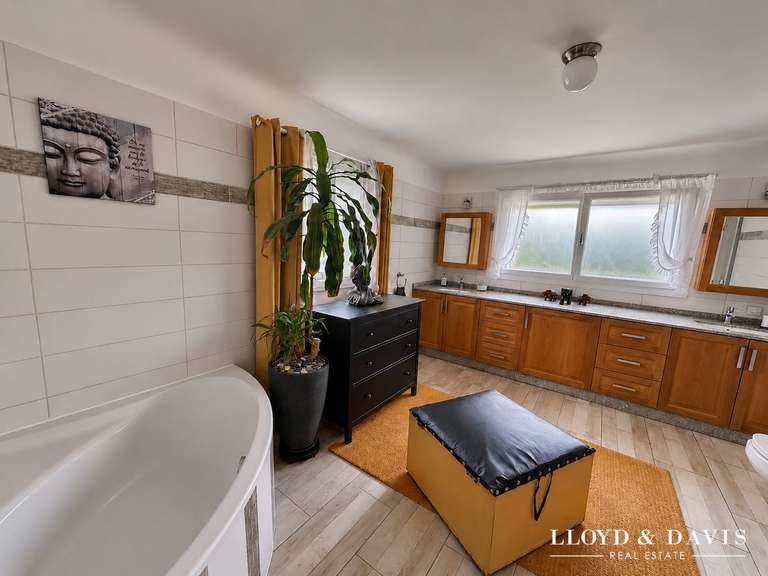 Maison Lamorlaye - 5 chambres - 267m²