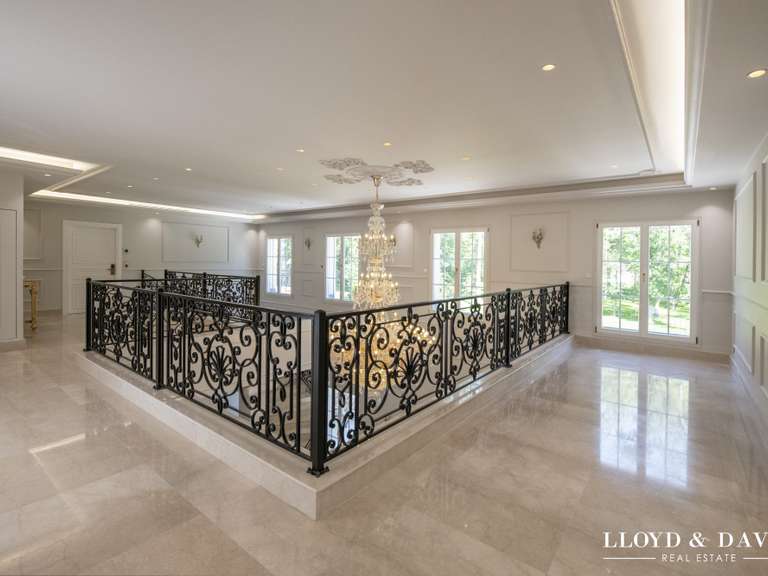Maison Lamorlaye - 6 chambres - 1200m²