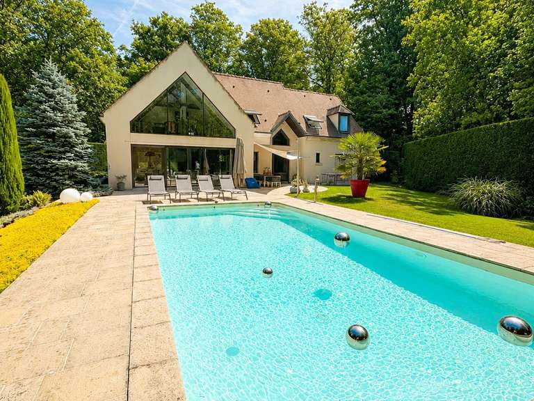 Maison Lamorlaye - 3 chambres - 255m²