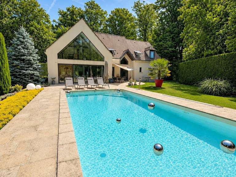 Maison Lamorlaye - 3 chambres - 255m²
