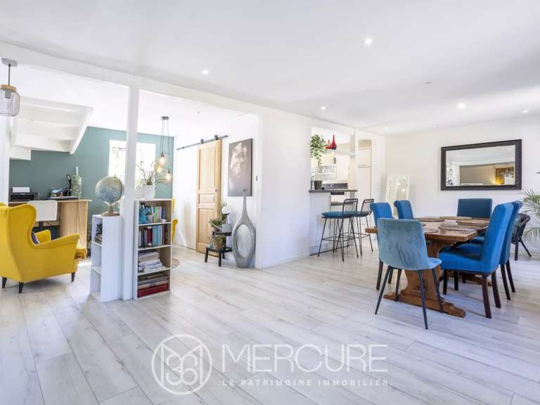 Maison Lampaul-Guimiliau - 5 chambres - 247m²
