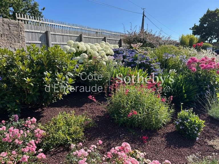 House Lancieux - 6 bedrooms - 322m²