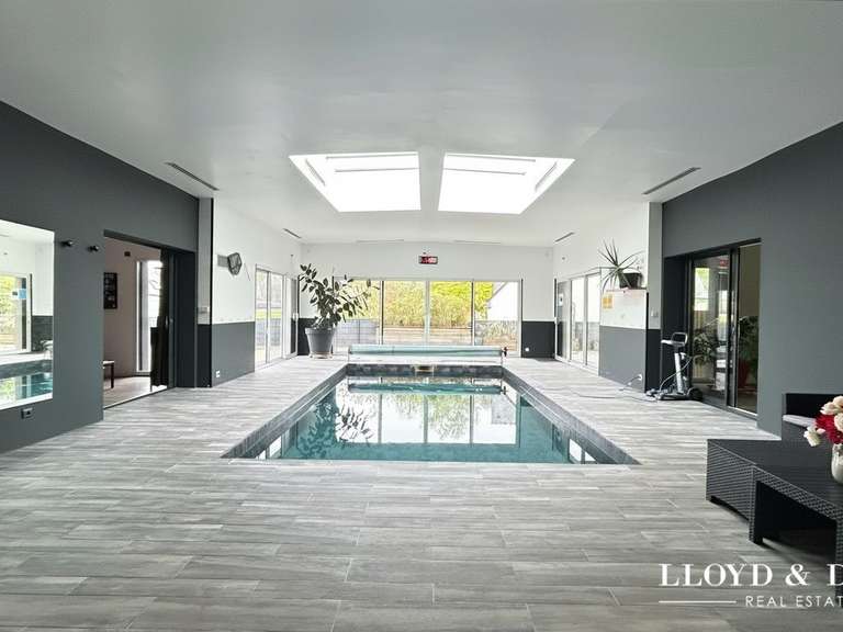 Maison Landerneau - 5 chambres - 279m²