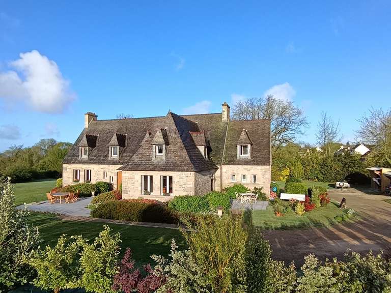 Maison Landivisiau - 6 chambres - 310m²